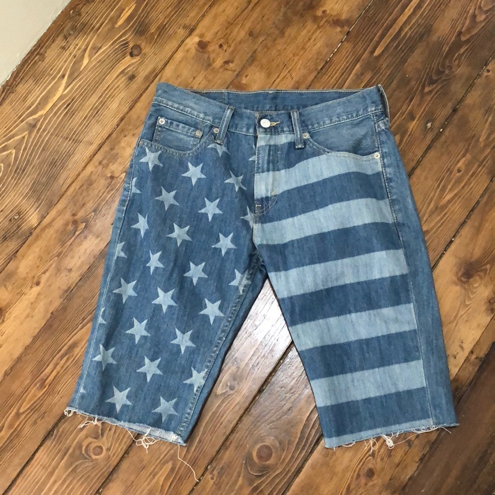 Men’s Levi Stars & Stripes Shorts